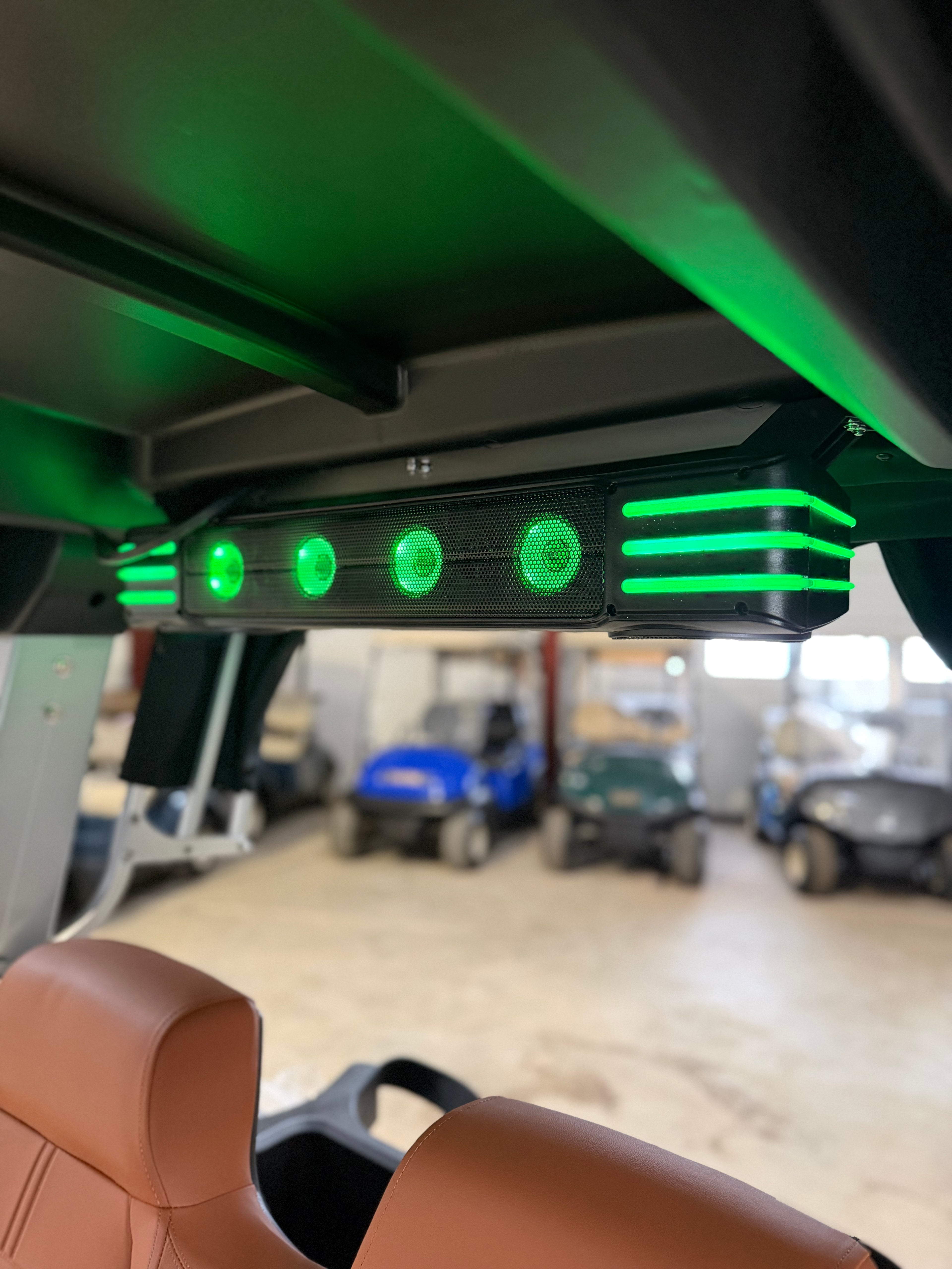Golfbil med Carplay og højtalere